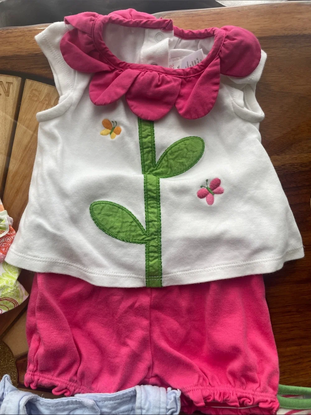 9 piece lot of spring / summer clothes for 0 - 3 month old baby girl